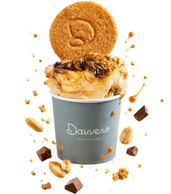 Gelato Davvero artesanal com cookie, calda, chocolate e castanhas